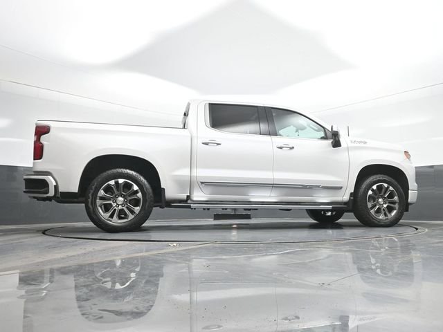 Used 2024 Beige Chevrolet High Country image 18