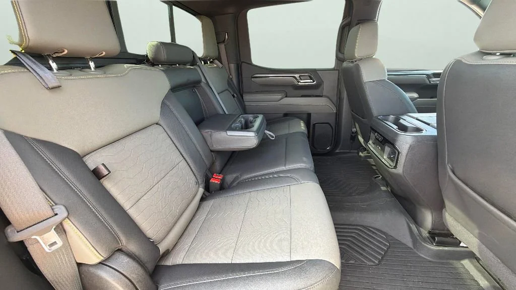 Used 2024 Summit White Chevrolet ZR2 image 31