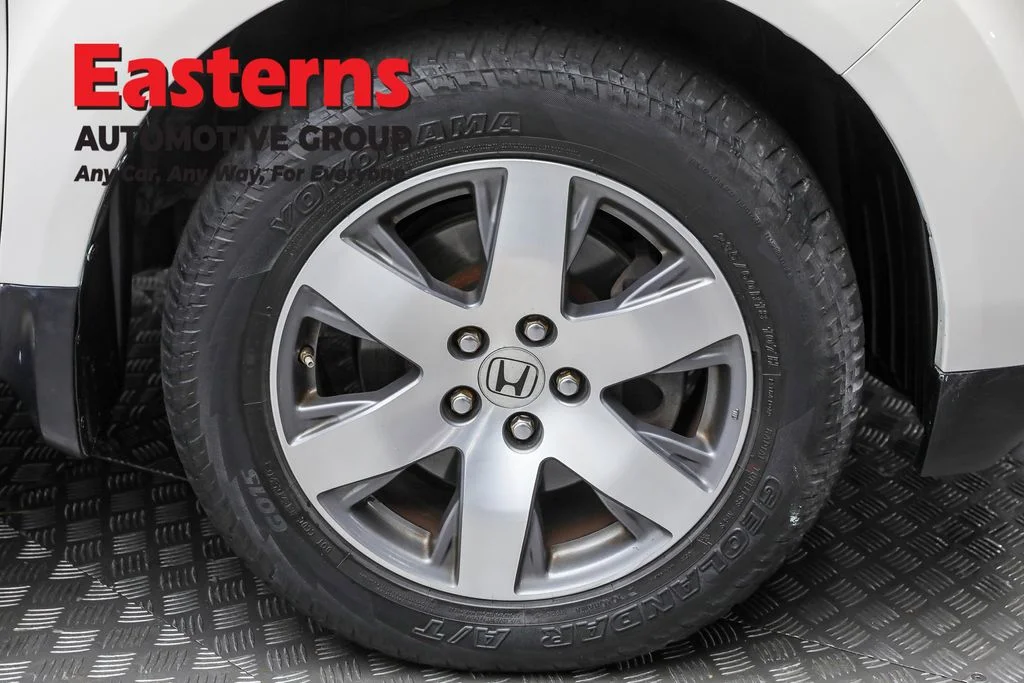 Used 2014 White Honda Touring image 31