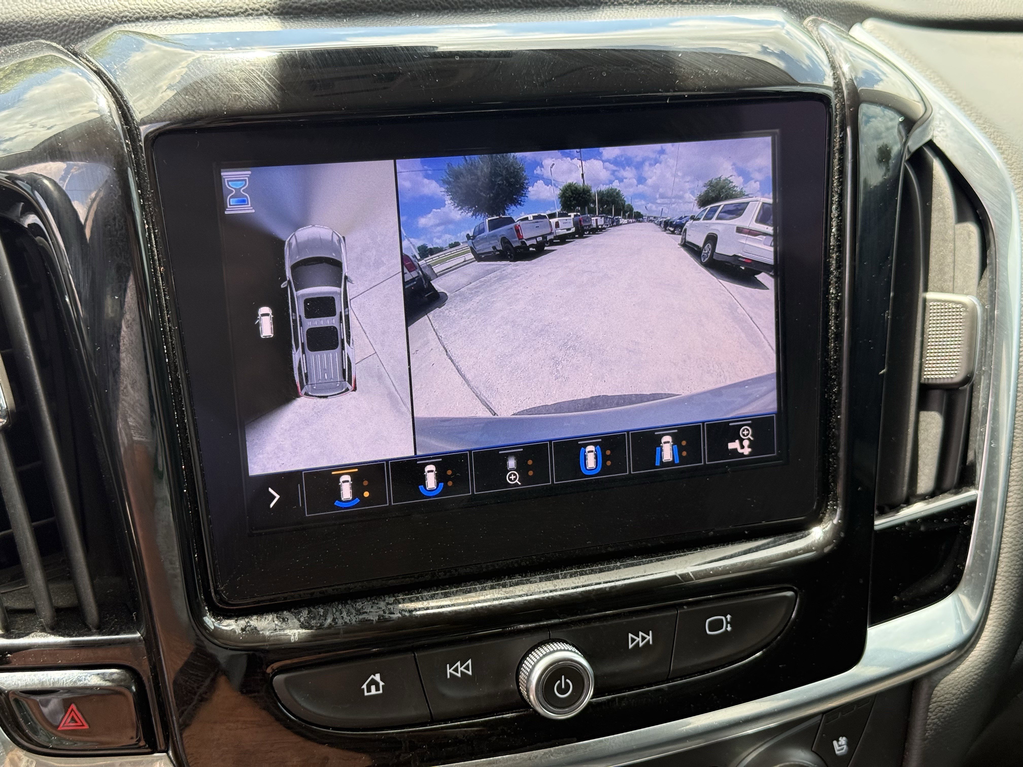 Used 2021 Silver Ice Metallic Chevrolet Premier image 20