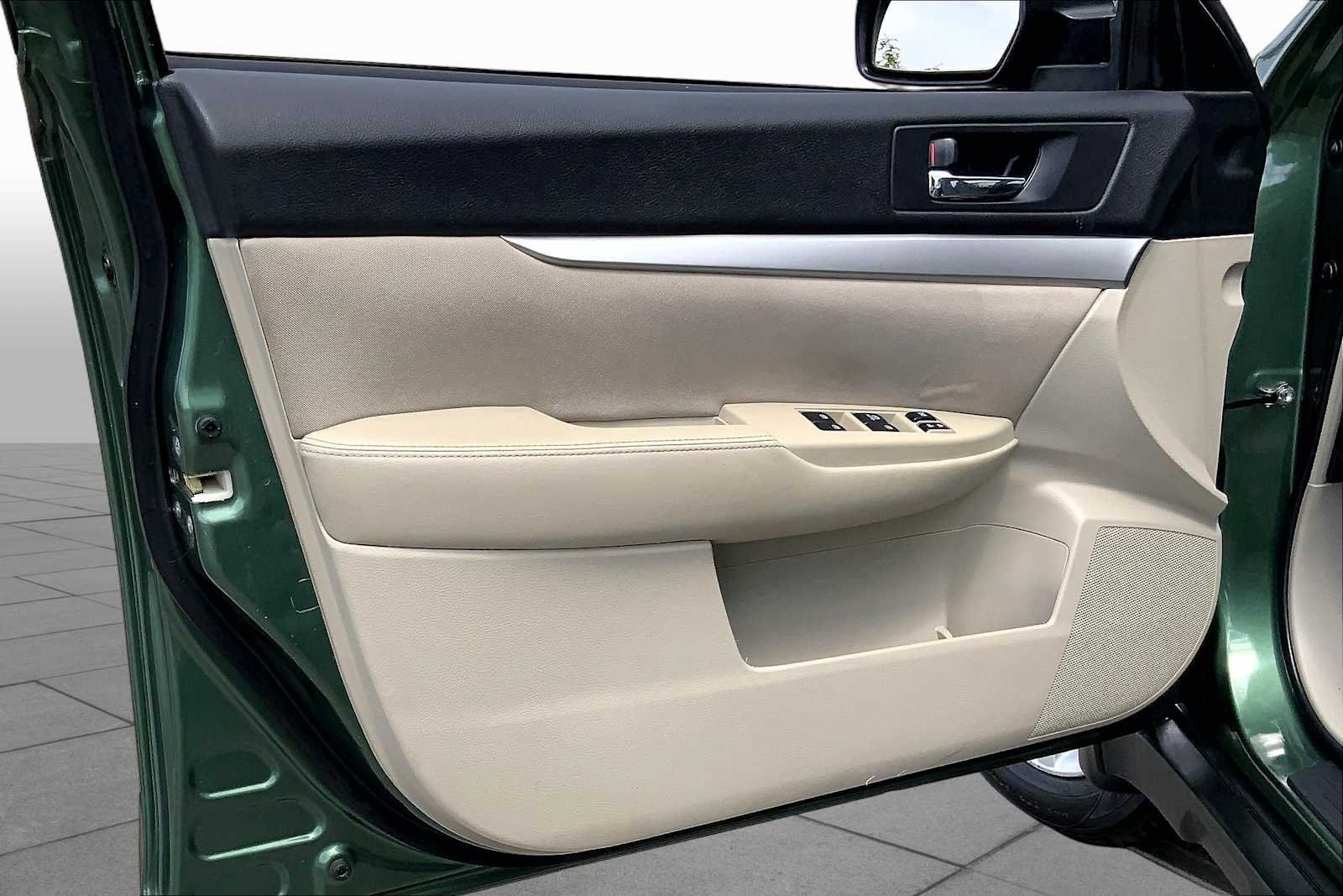Used 2014 Cypress Green Pearl Subaru 2.5i Premium image 21