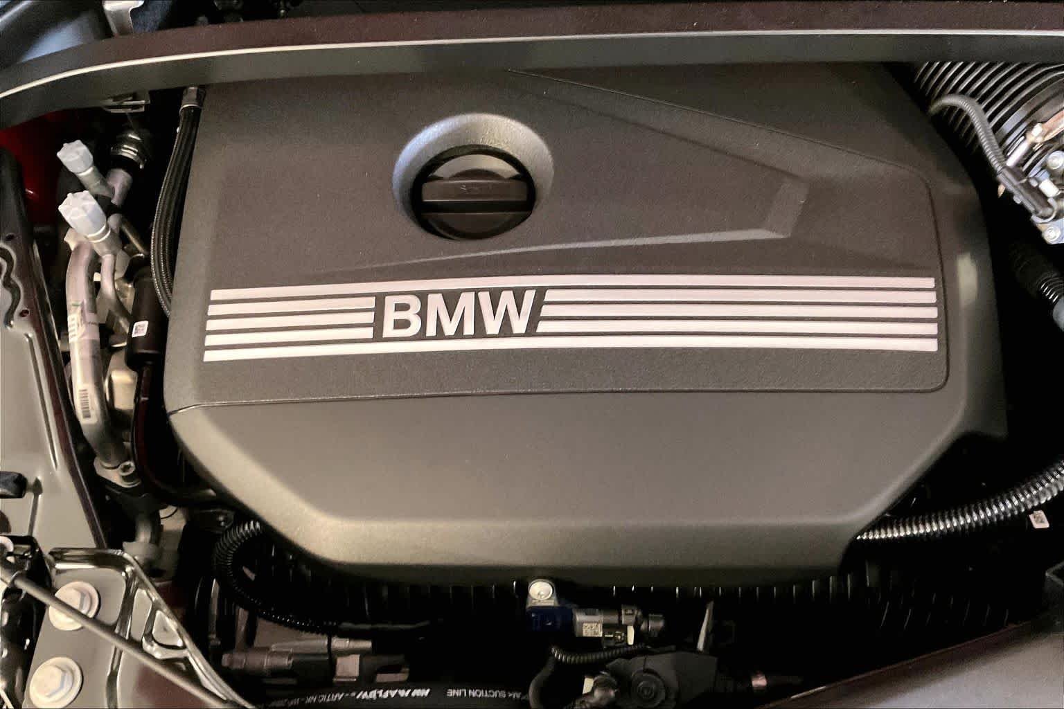 New 2026 Vegas Red Metallic BMW xDrive28i image 17