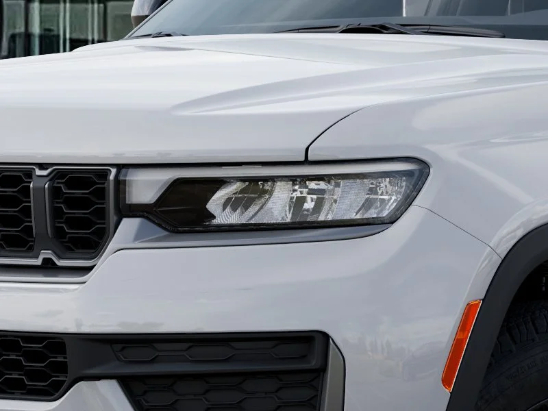 New 2026 Bright White Clear-Coat Exterior Paint Jeep Altitude image 25