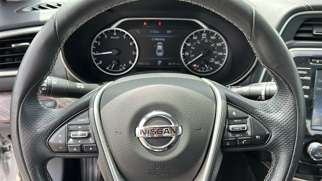 Used 2018 Silver Nissan Platinum image 12