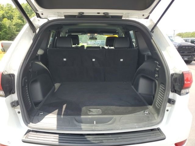 Used 2021 White Jeep Laredo X image 10