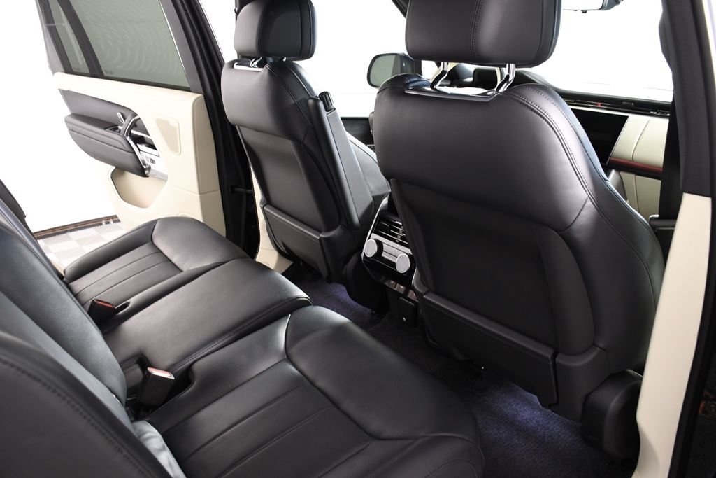 Used 2024 Santorini Black Metallic Land Rover SE image 21