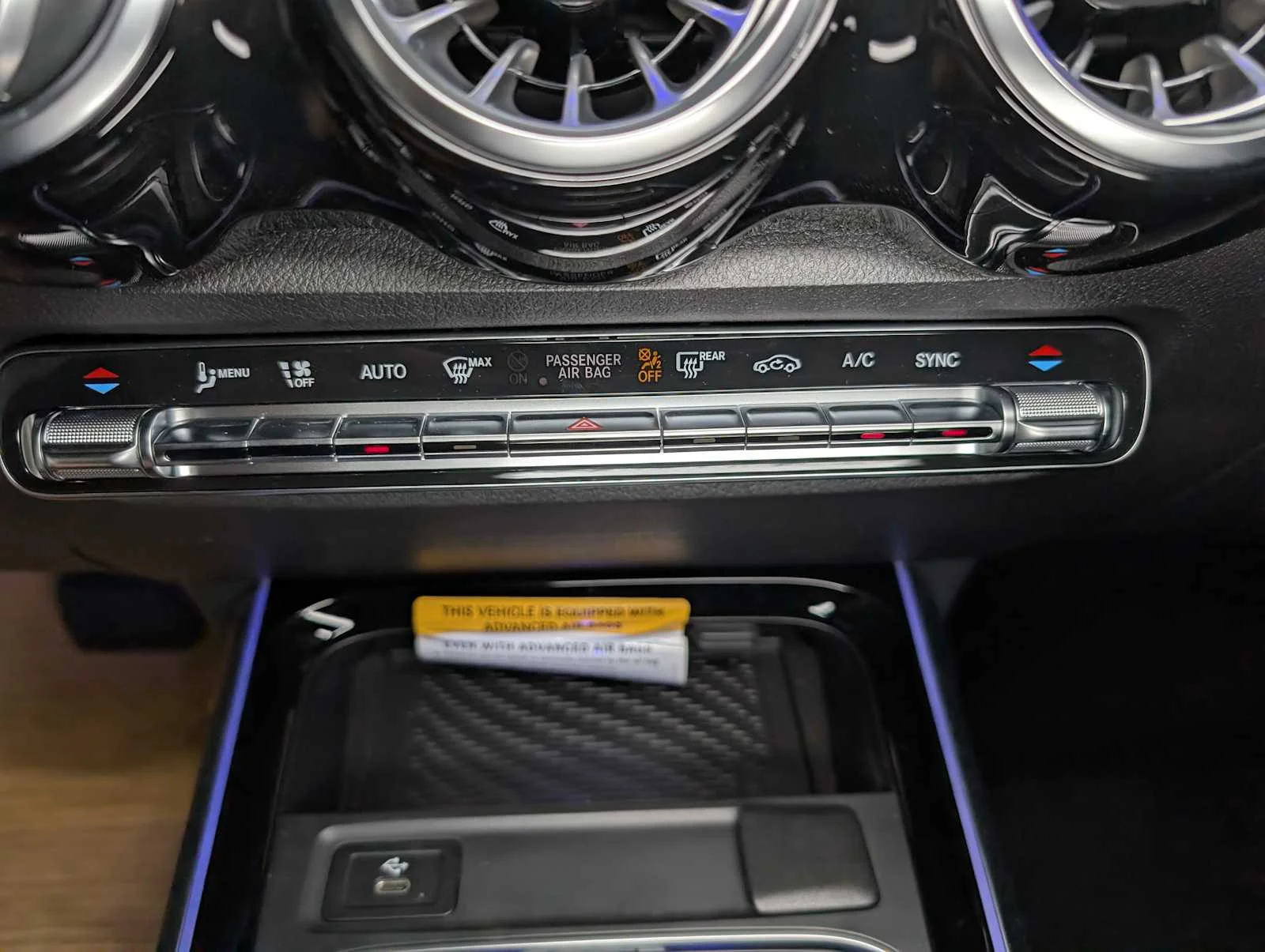 Used 2026 Night Black Mercedes-Benz GLB 250 image 27