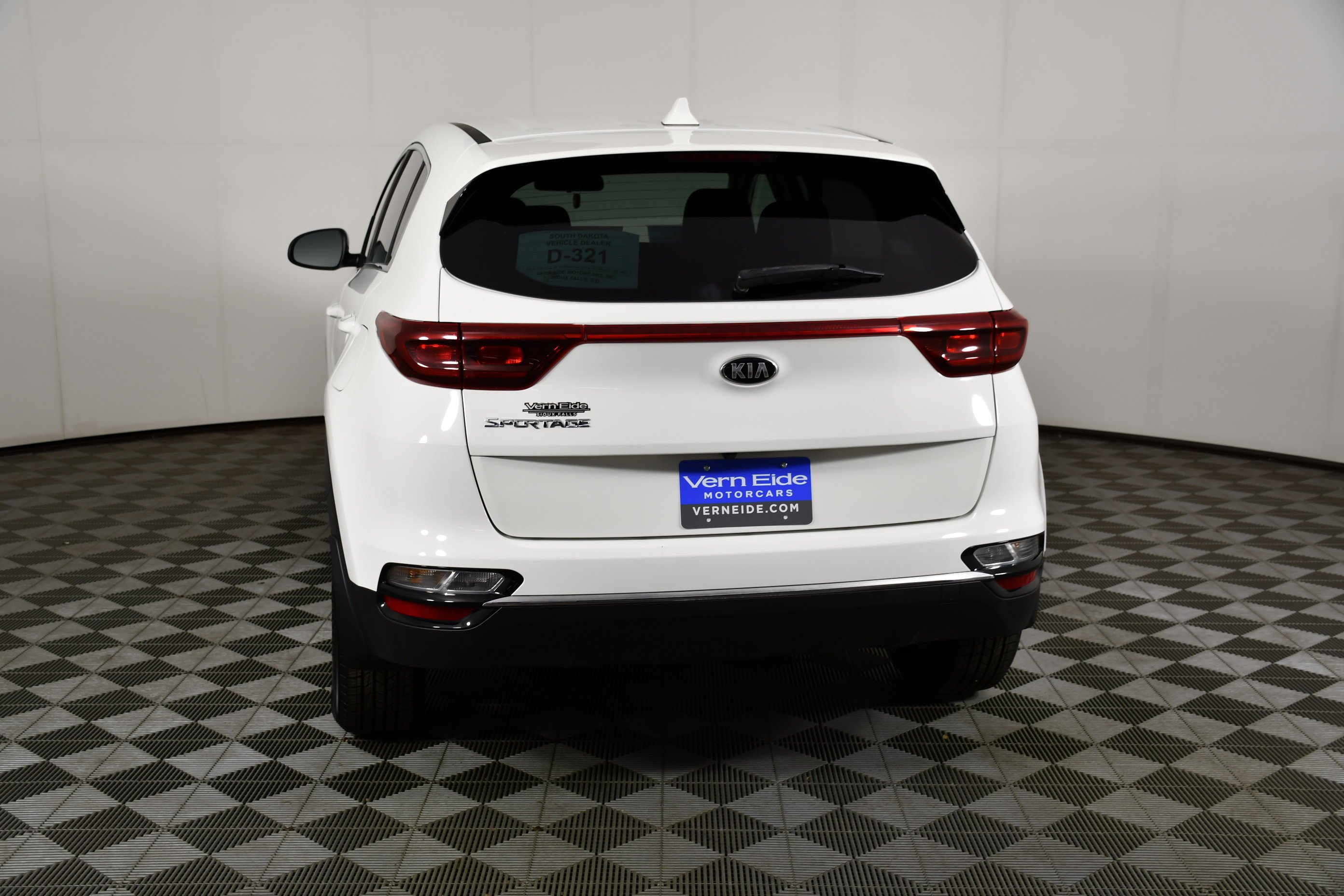 Used 2021 Clear White Kia LX image 7