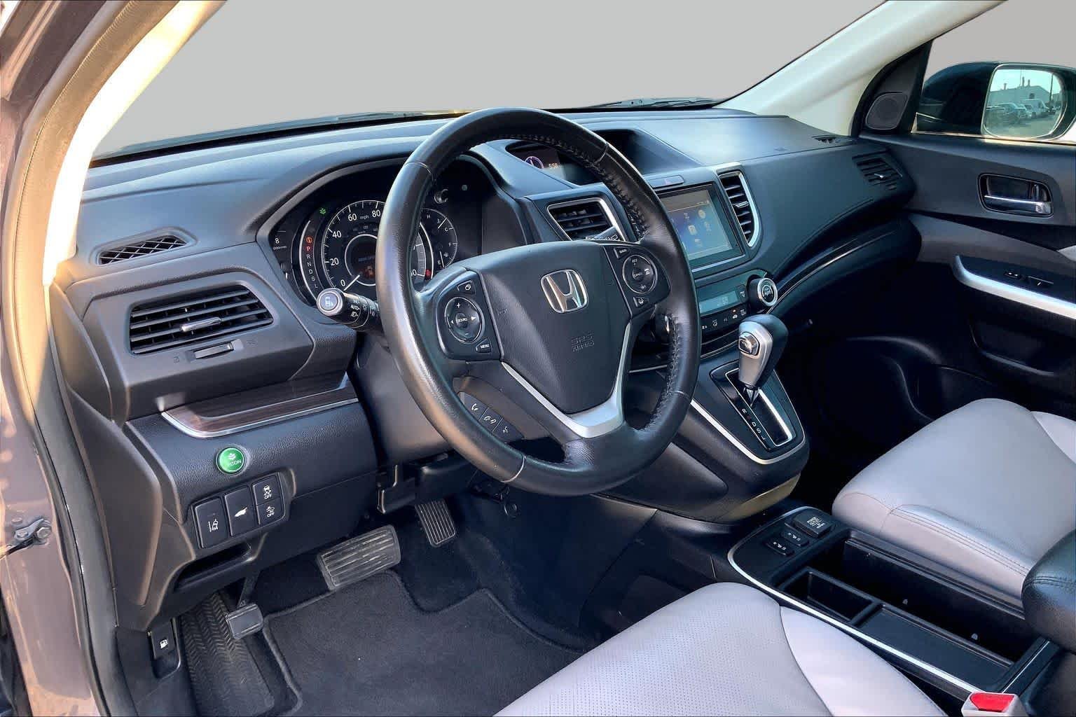 Used 2016 Modern Steel Metallic Honda Touring image 16