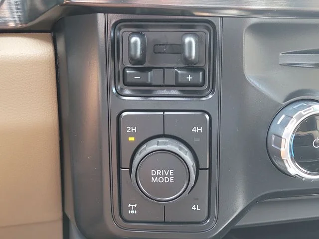 New 2026 Oxford White Ford Lariat image 29