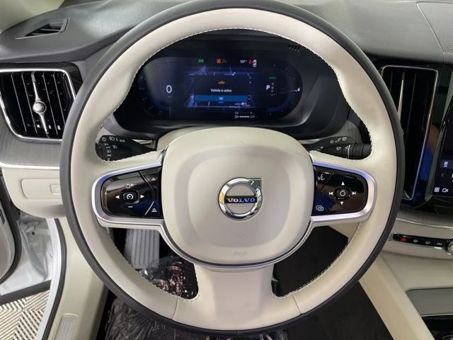 2025 Volvo XC60 Plus - Photo 20