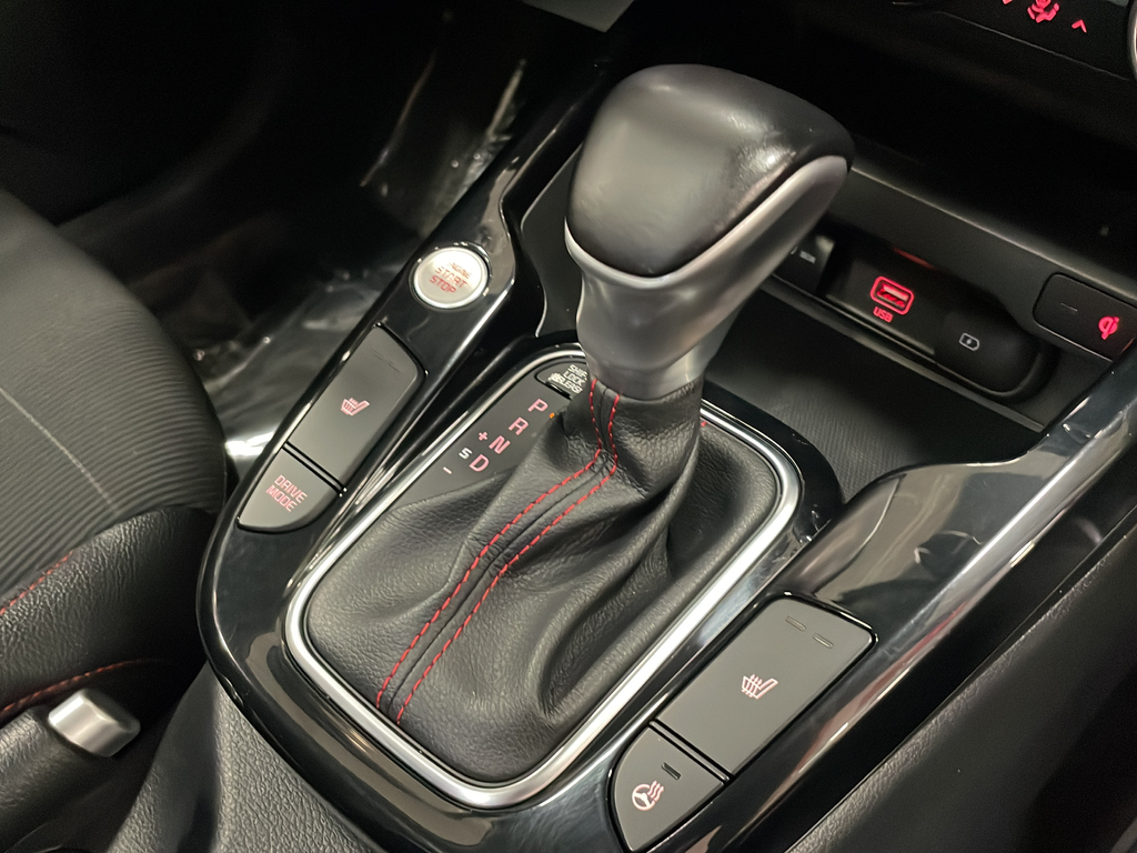 Used 2020 White Kia GT-Line Turbo image 36