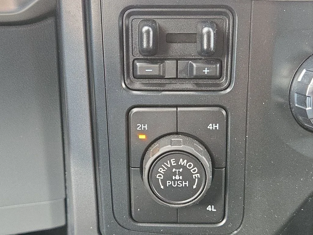 Used 2021 Oxford White Ford XLT image 52