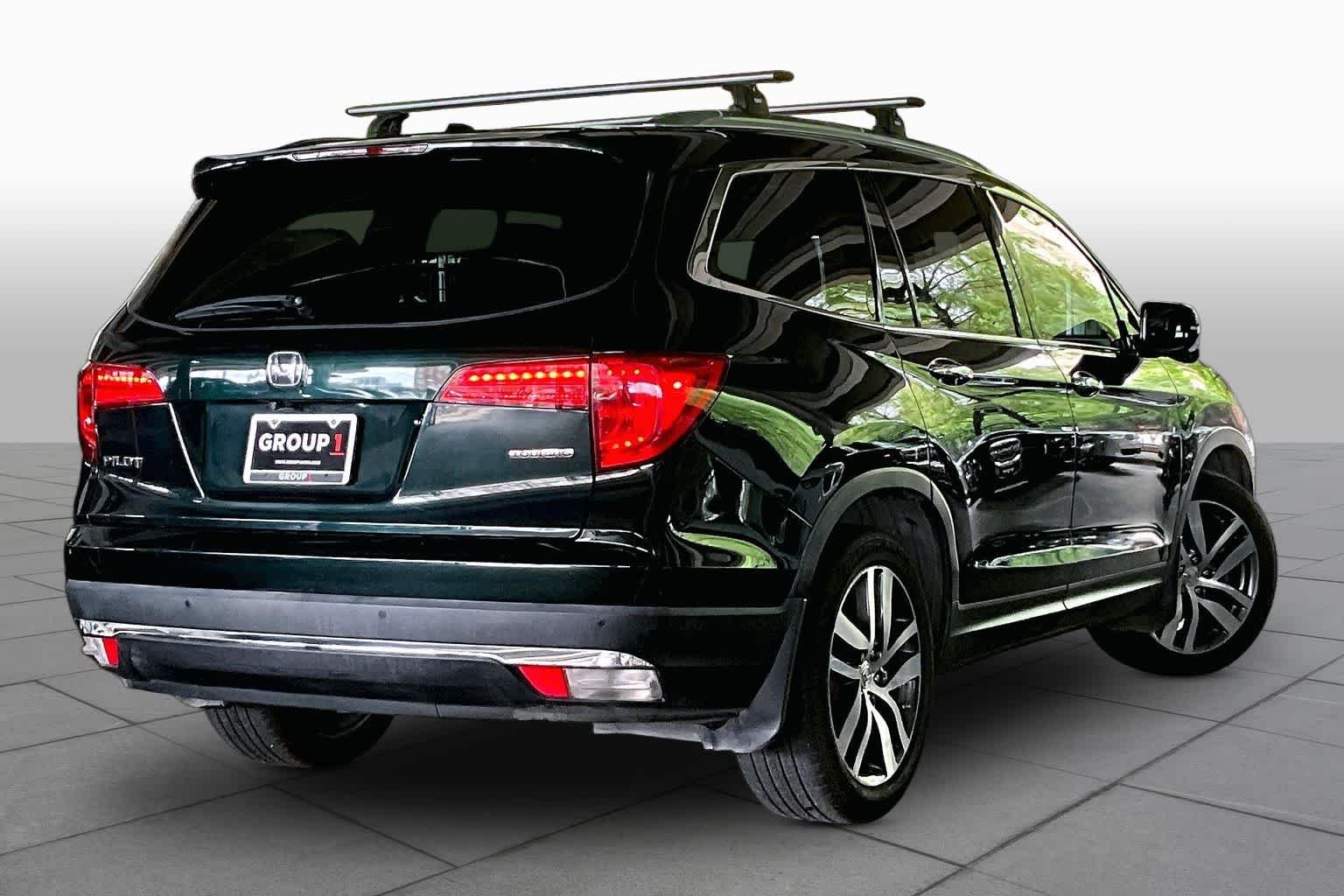 Used 2016 Black Forest Pearl Honda Touring image 12