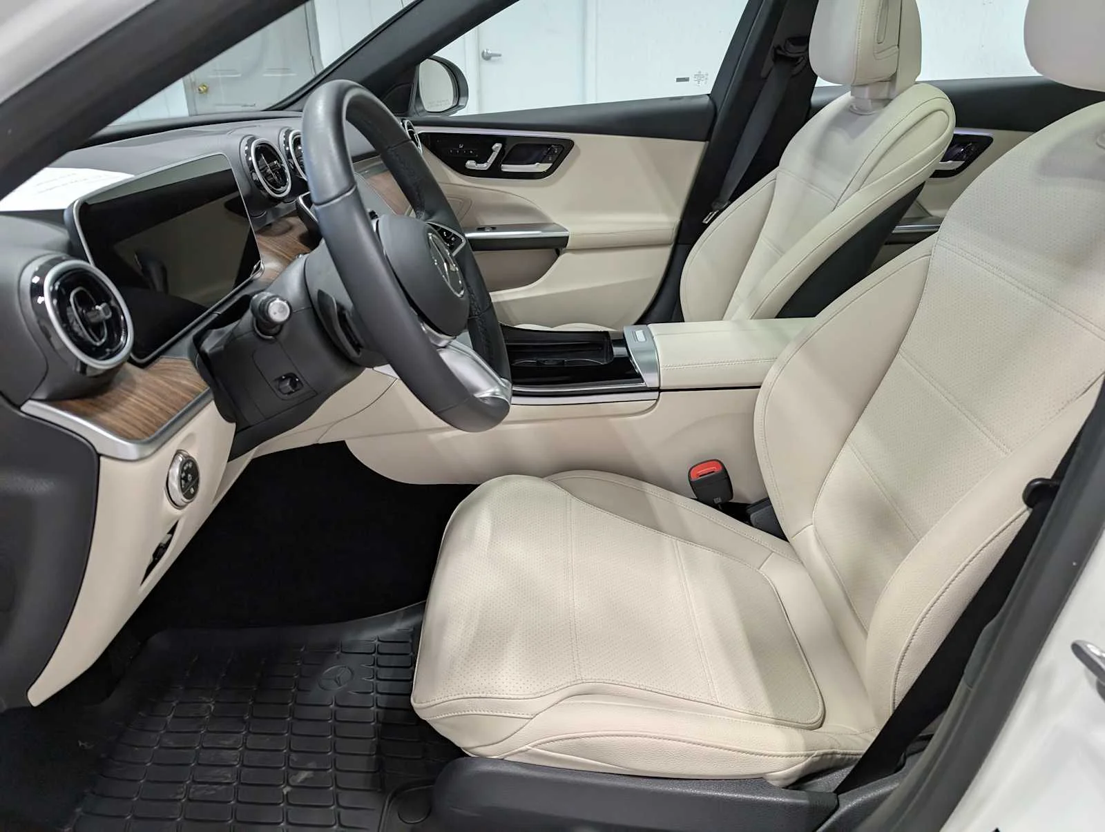 Used 2026 Polar White Mercedes-Benz C 300 image 4