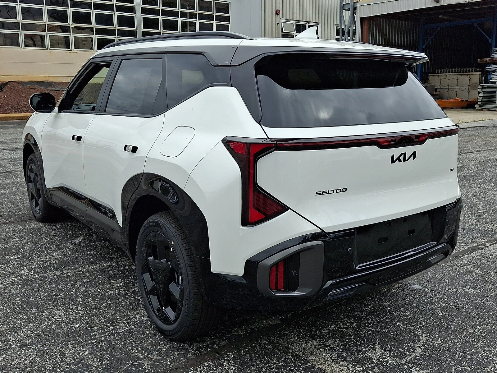 New 2027 White Kia X-Line S image 5