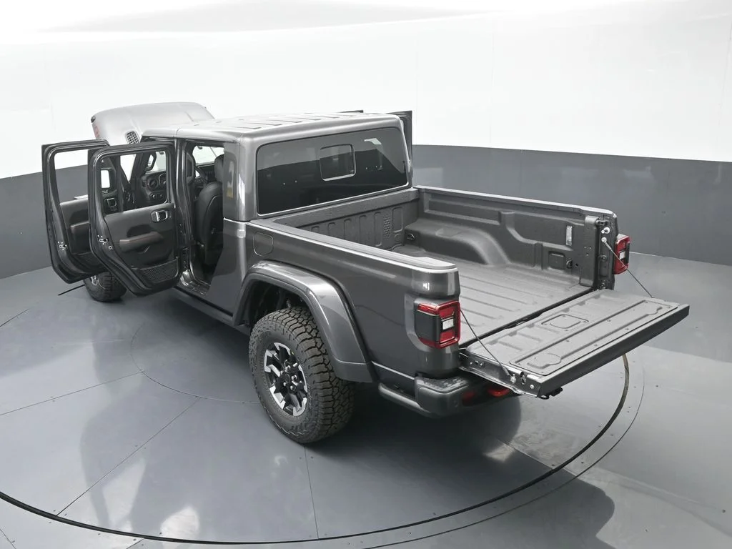 New 2026 Granite Crystal Metallic Clear-Coat Exterior Paint Jeep Rubicon X image 55