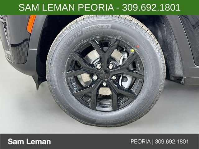 New 2026 Diamond Black Crystal Pearl-Coat Exterior Paint Jeep Altitude image 28