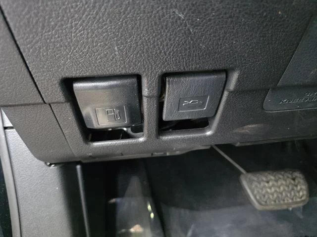 Used 2018 Onyx Black Lexus 570 image 28