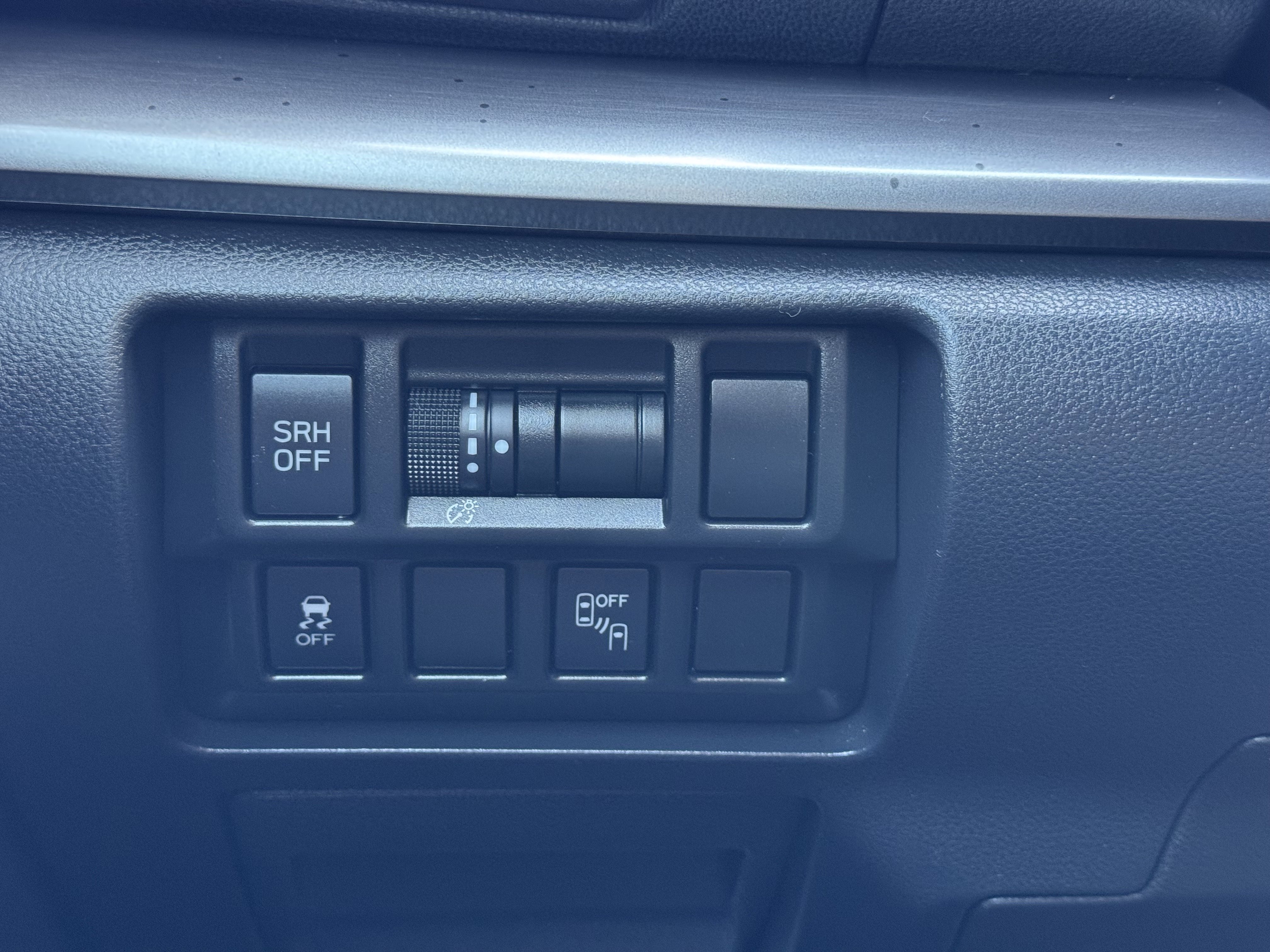 Used 2019 Gray Subaru 2.0i Limited image 33