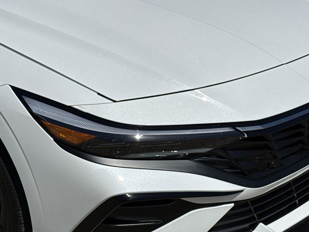 New 2026 White Hyundai SEL Sport Premium image 4