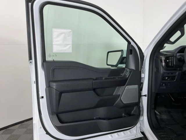 New 2026 Oxford White Ford Lariat image 14