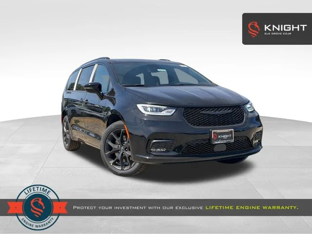 New 2026 Diamond Black Crystal Pearl-Coat Exterior Paint Chrysler Limited image 1