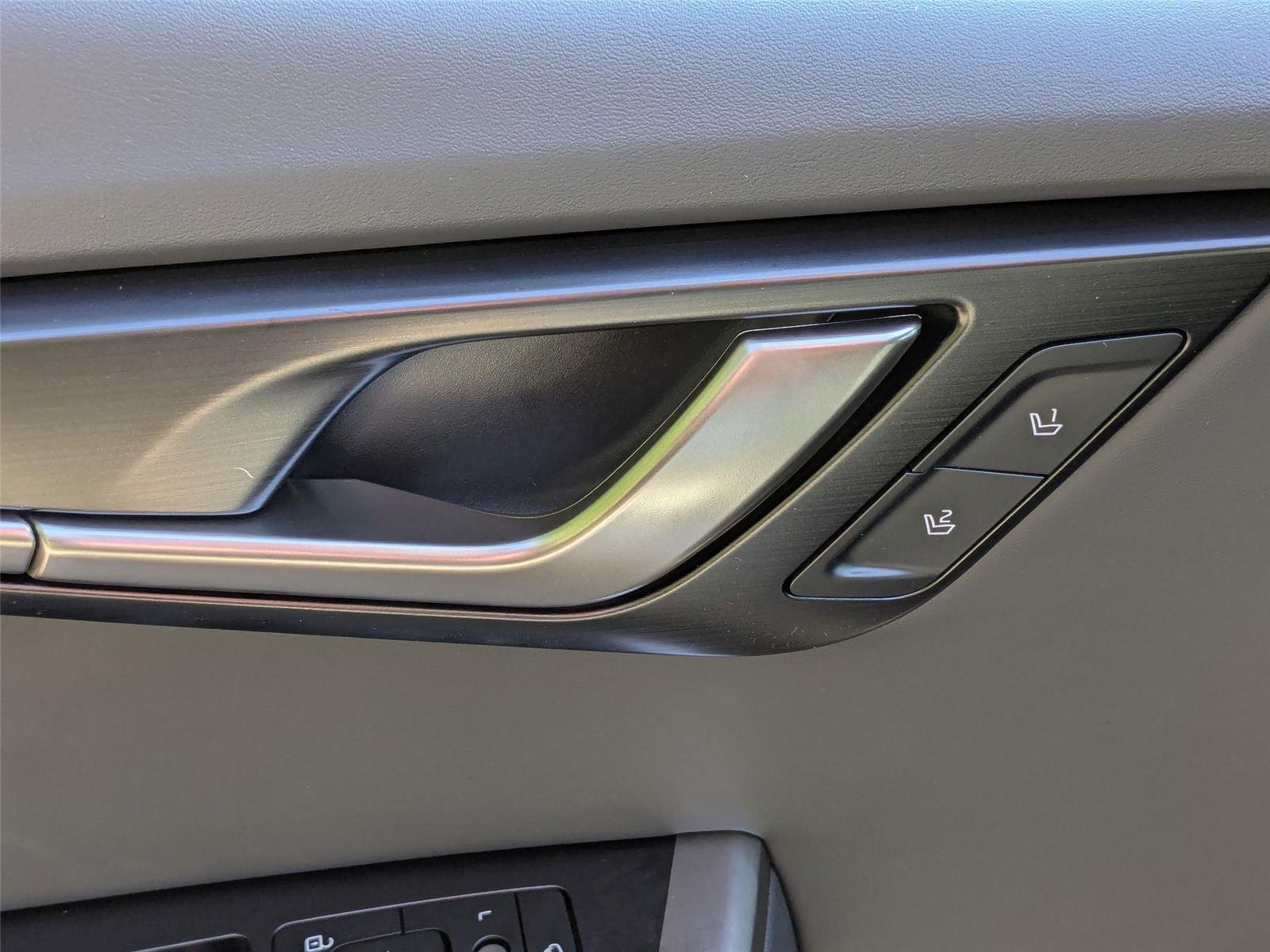 New 2025 Glacier White Pearl Kia Wind image 12