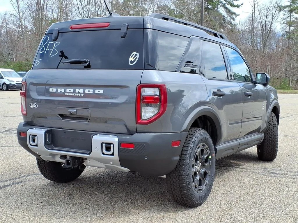 New 2026 Carbonized Gray Metallic Ford Outer Banks image 4