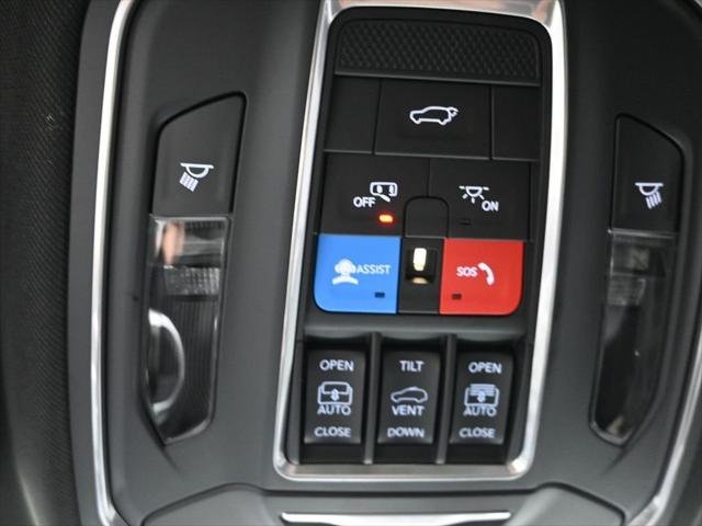 New 2026 Diamond Black Crystal Pearl-Coat Exterior Paint Jeep Limited image 20