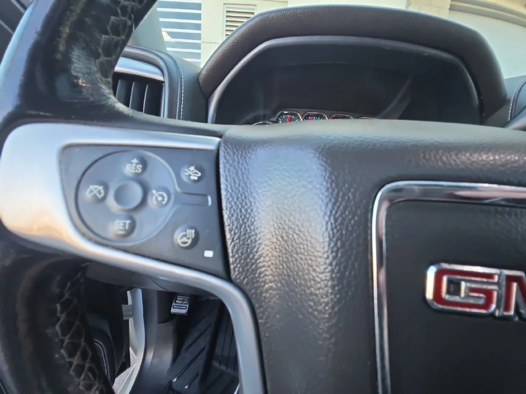 Used 2018 SUMMIT WHITE GMC SLT image 26