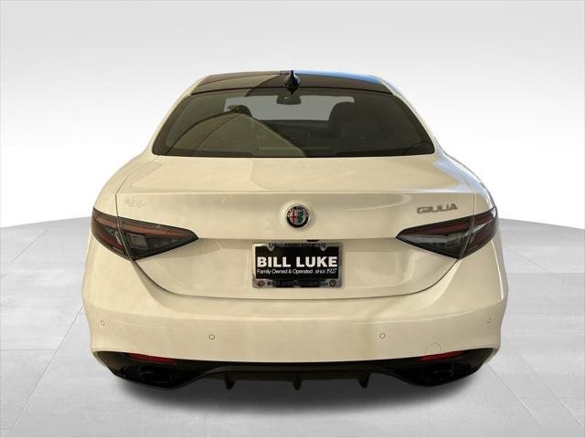 New 2025 Milano White Exterior Paint Alfa Romeo  image 18