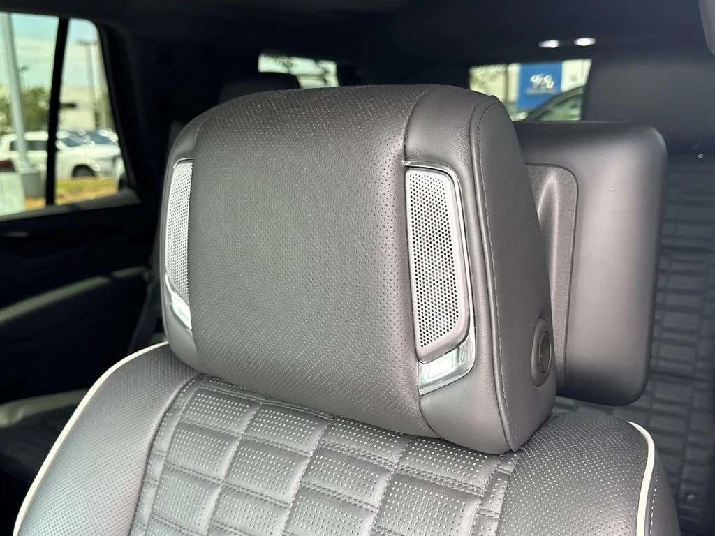 Used 2023 White Cadillac Sport Platinum image 37
