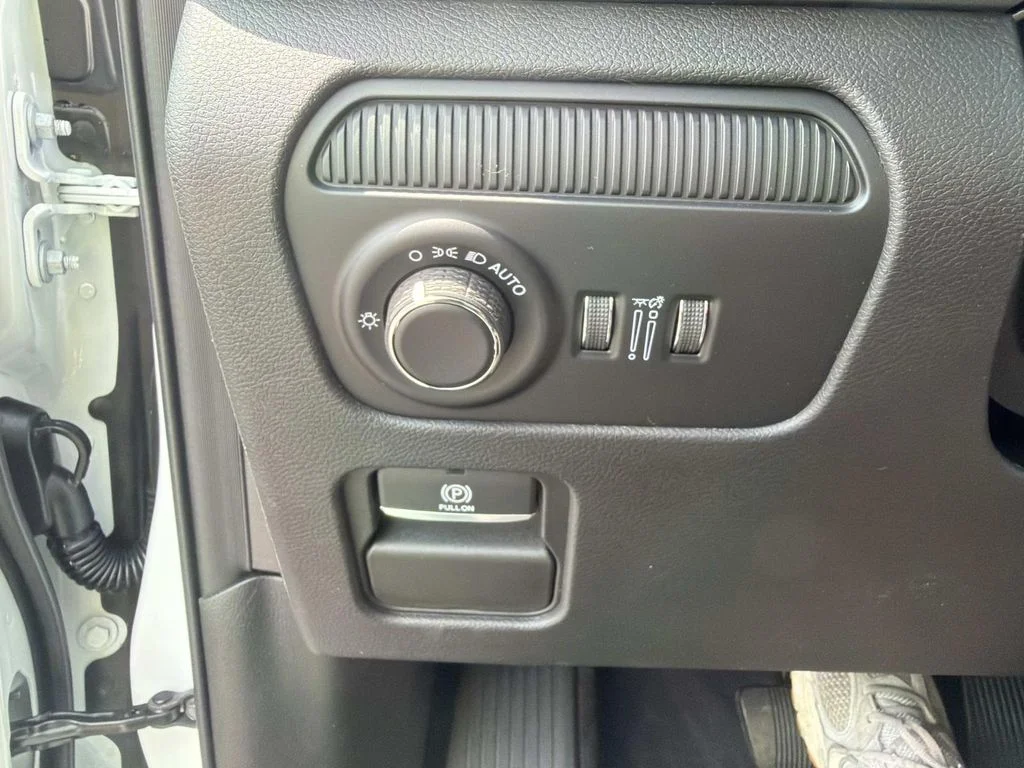 New 2026 Bright White Clearcoat Jeep Limited Reserve image 29