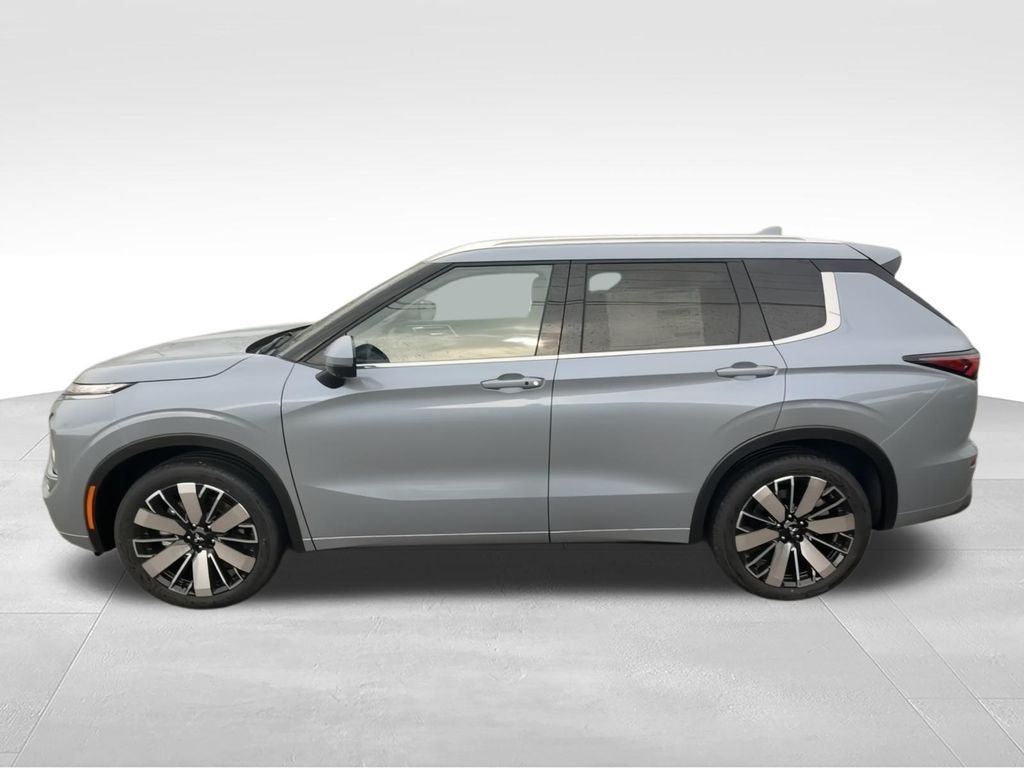 New 2026 Gray Mitsubishi SEL image 5