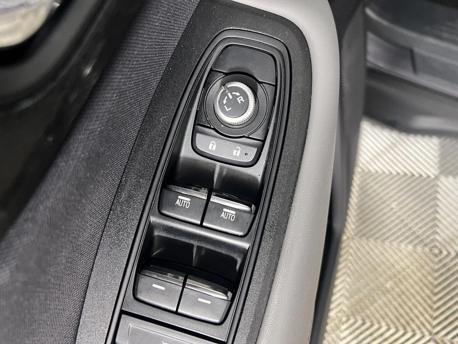 Used 2024 Magnetite Gray Metallic Subaru Premium image 33