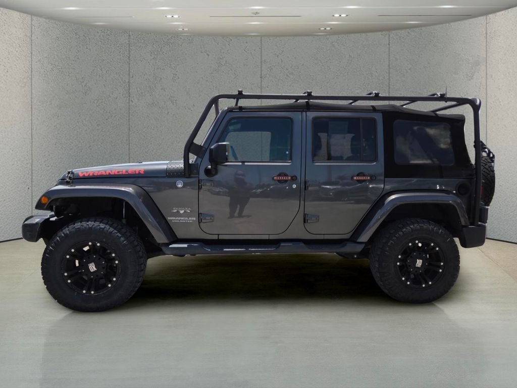 Used 2017 Granite Crystal Metallic Clearcoat Jeep Sahara image 10