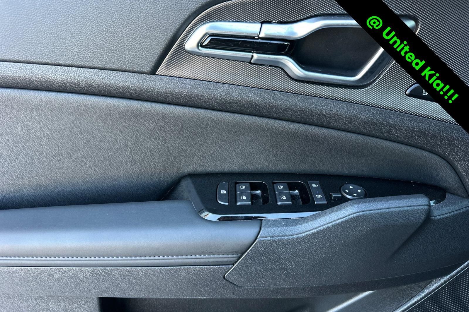 2025 Kia Sportage SX Prestige - Photo 11
