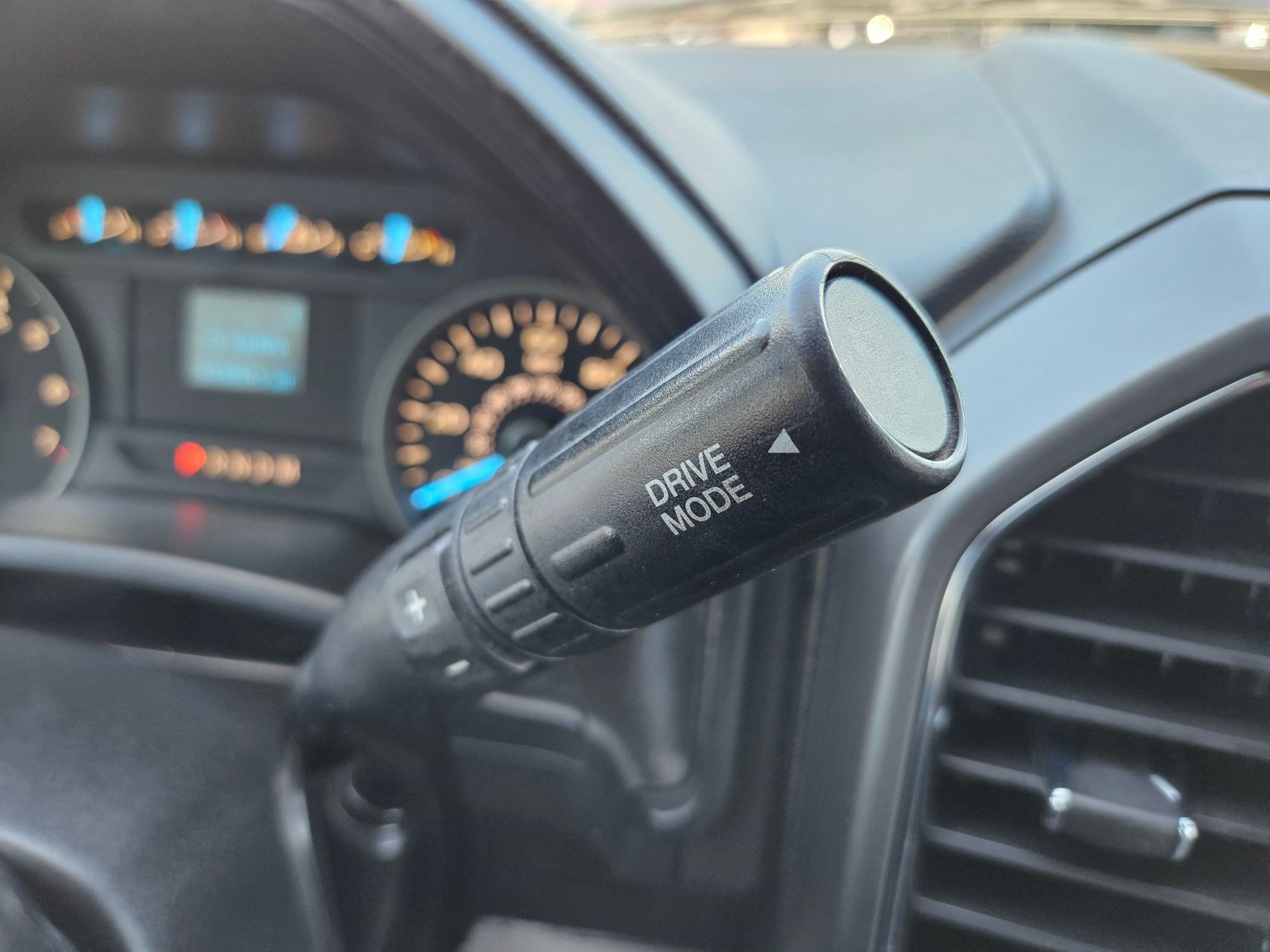 Used 2018 Shadow Black Ford XLT image 22