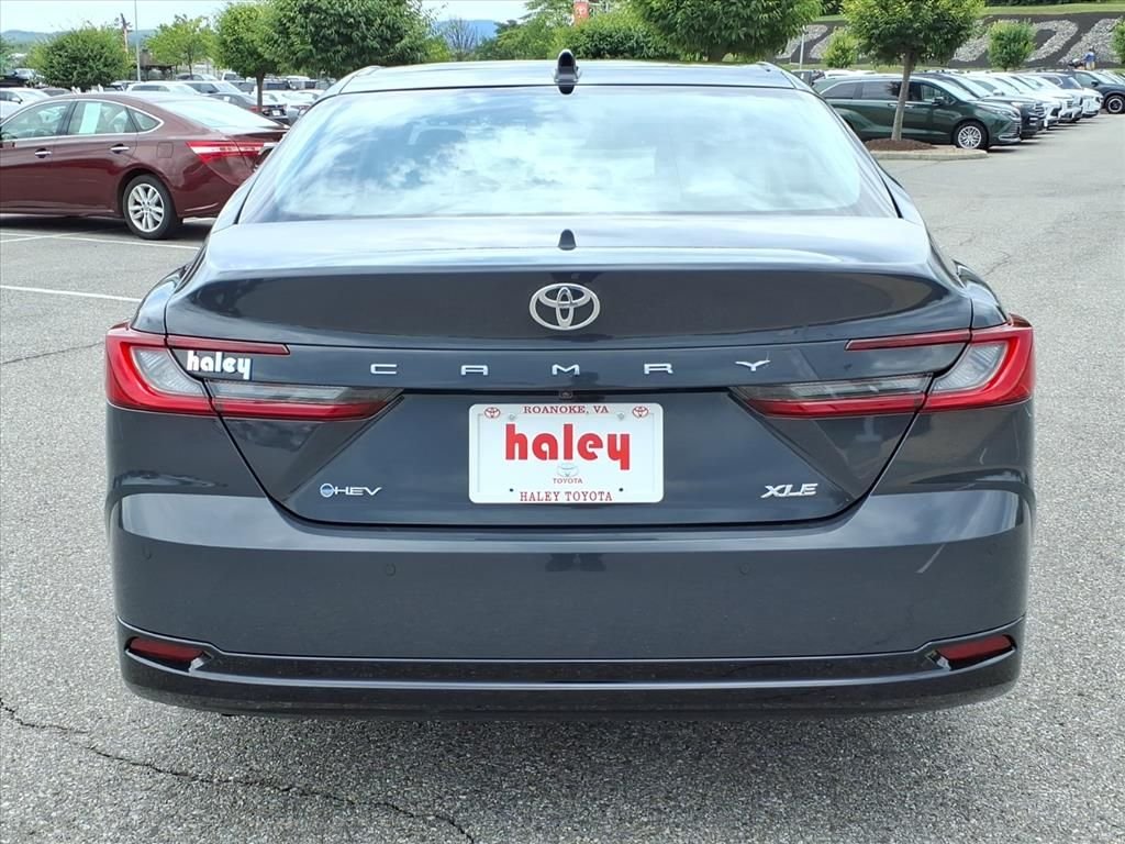 Used 2025  Toyota XLE image 6