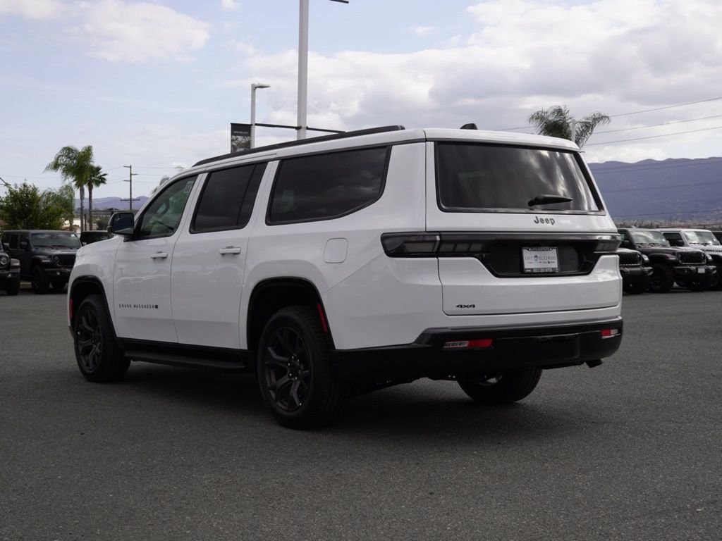 New 2026 Bright White Clear-Coat Exterior Paint Jeep Limited image 5