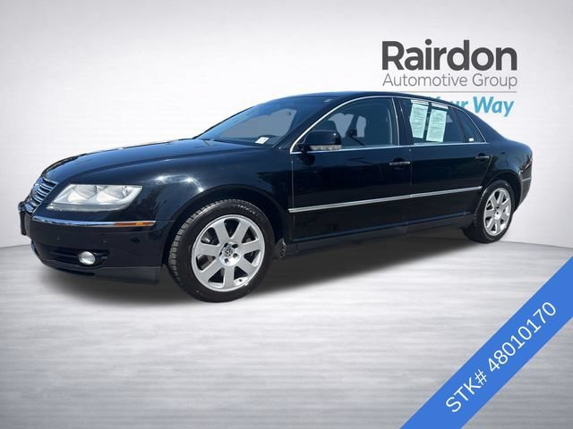Used 2004 Black Volkswagen V8 image 3