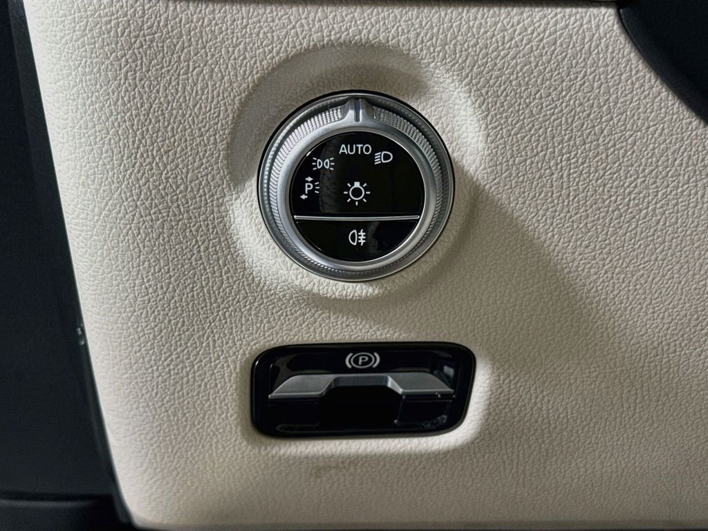 Used 2023 White Mercedes-Benz C 300 image 10