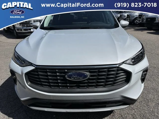 Used 2025 Silver Ford Base image 10