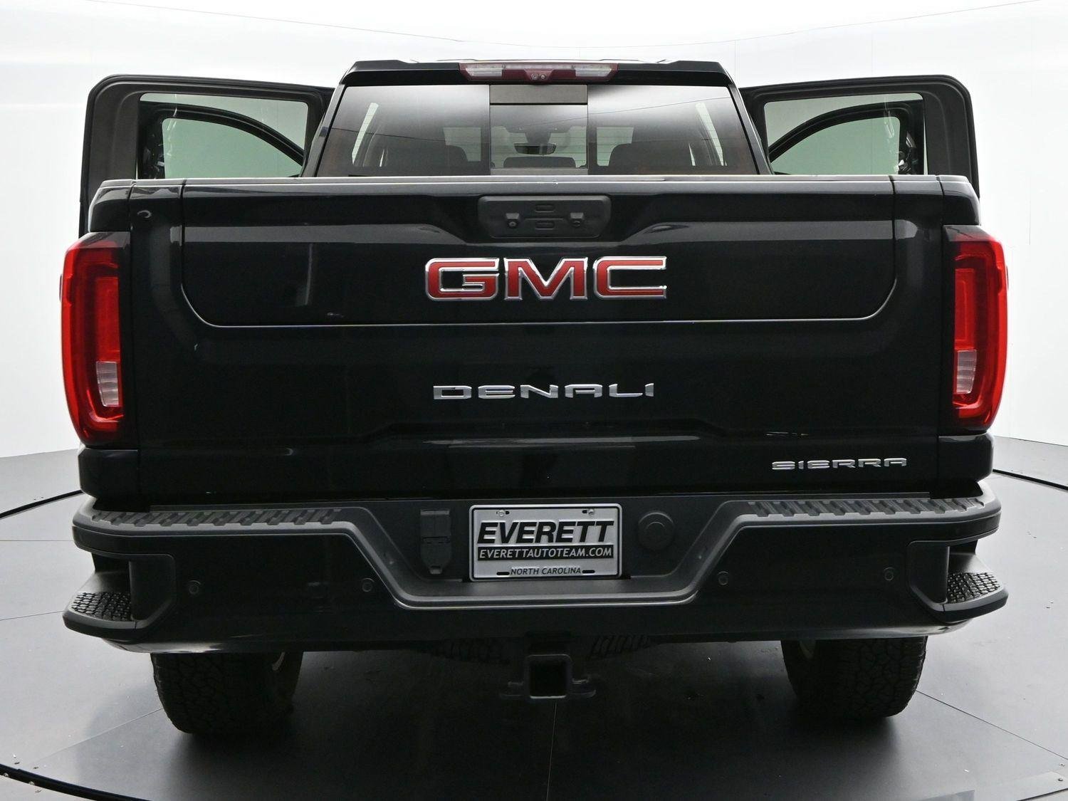Used 2020 Onyx Black GMC Denali image 43