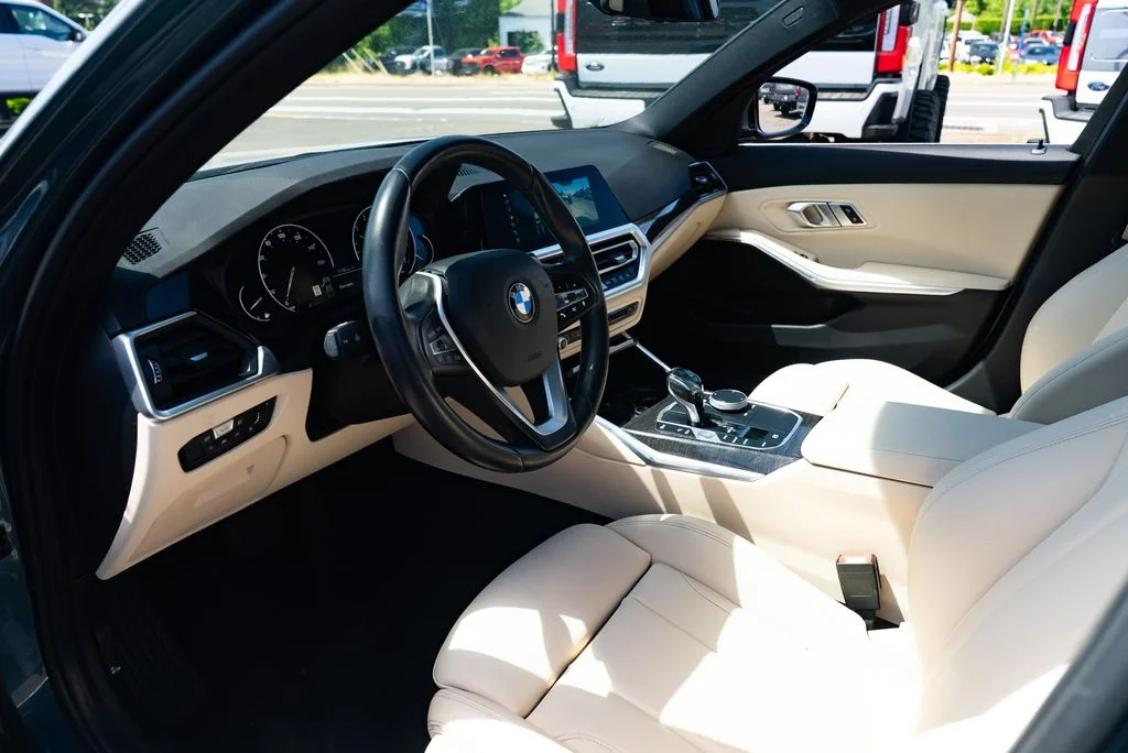 Used 2020 Blue BMW 330i image 18