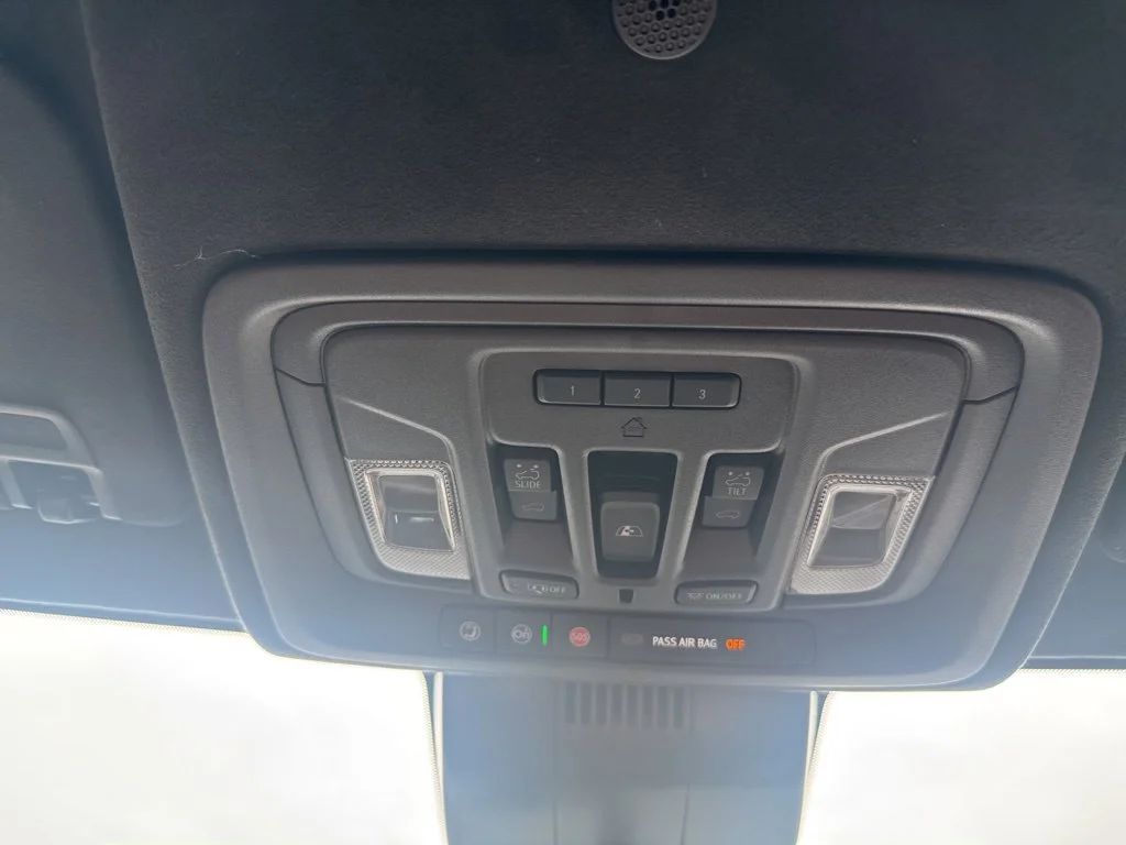 Used 2025 Onyx Black GMC Denali Ultimate image 49