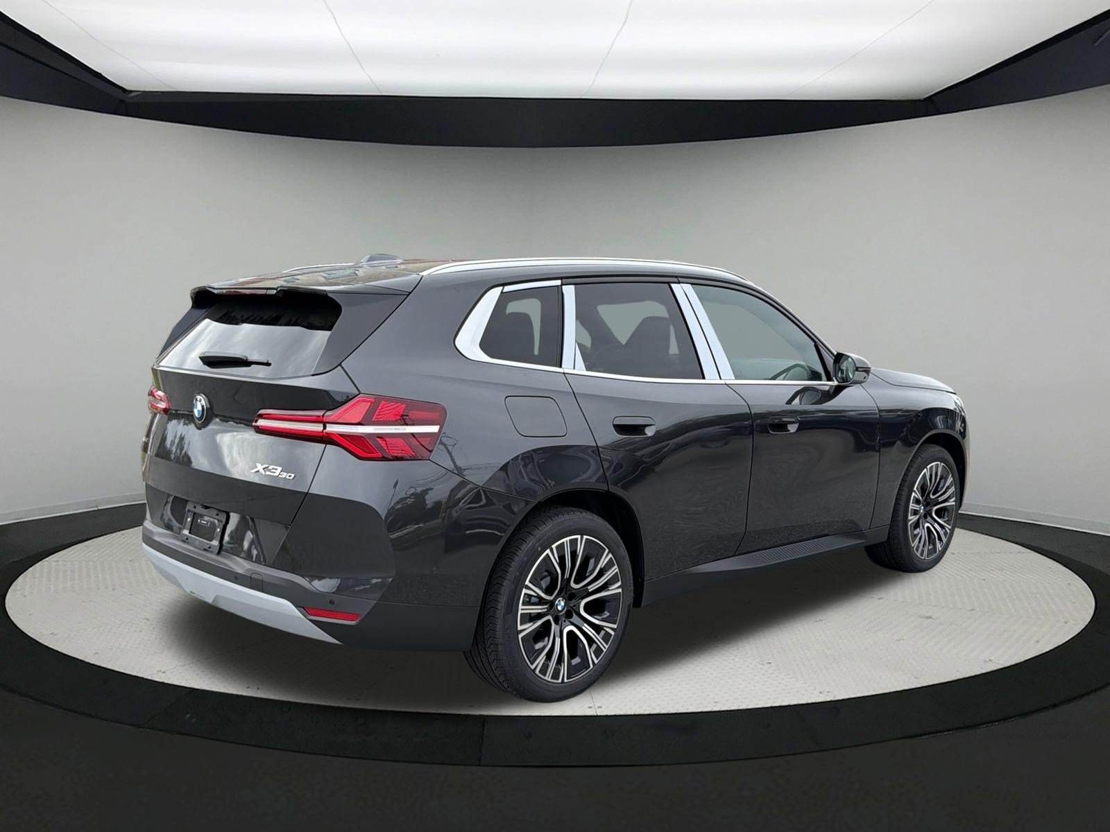 New 2026 Dark Graphite Metallic BMW 30 xDrive image 4