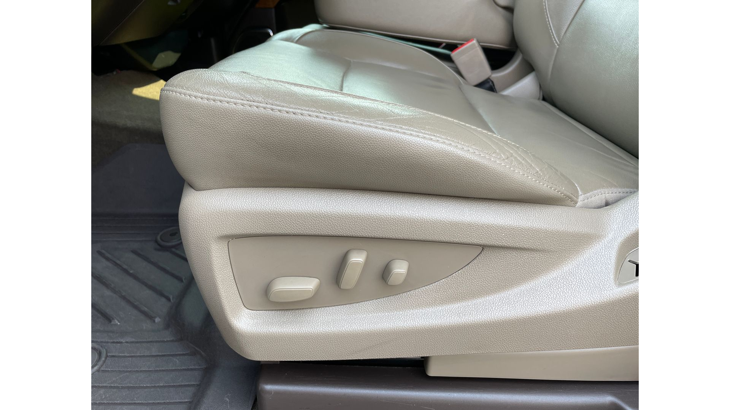 Used 2017 White GMC SLT image 14