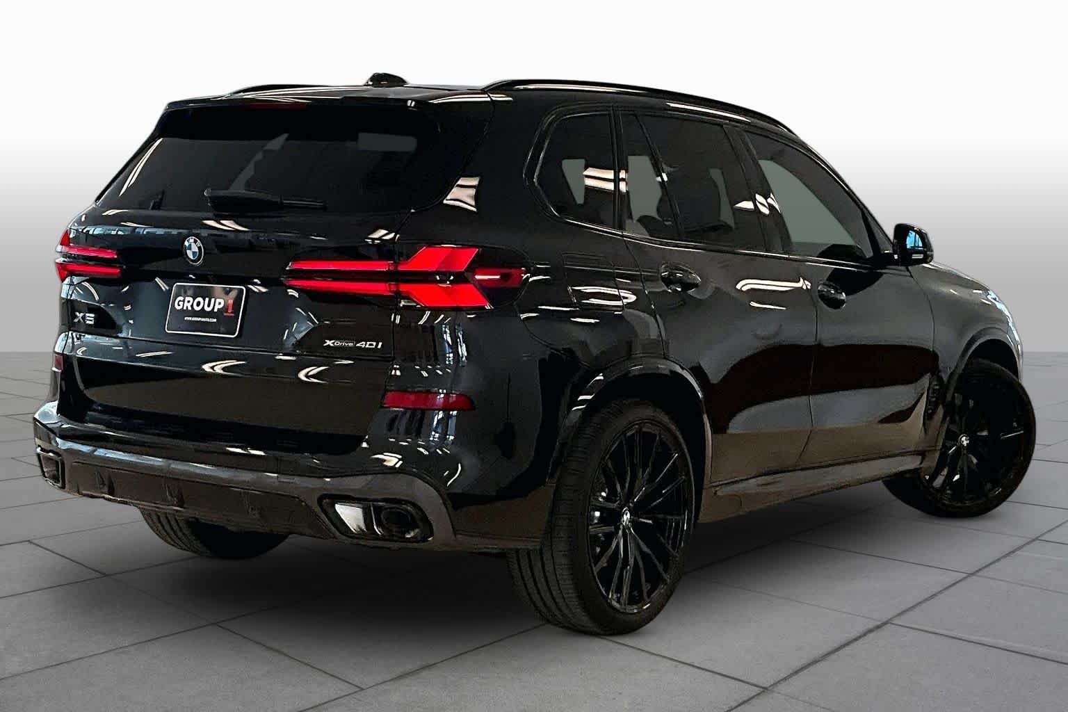 Used 2026 Black Sapphire Metallic BMW xDrive40i image 12